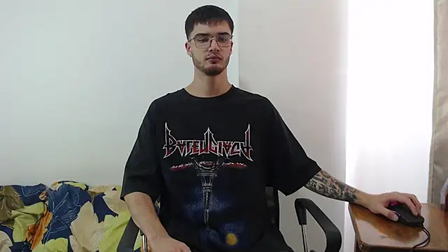 Snapshot of Aleex_Miller chatting on September 30, 2025, 7:09 pm Aleex Miller online show from September 30, 2025, 7:09 pm