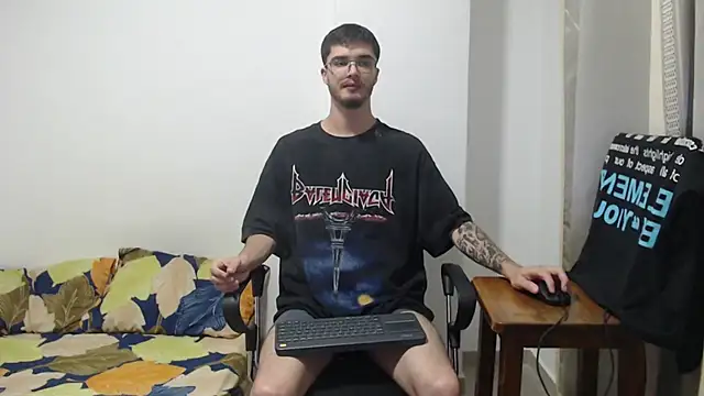 Snapshot of Aleex_Miller chatting on October 15, 2025, 3:16 am Aleex Miller online show from October 15, 2025, 3:16 am