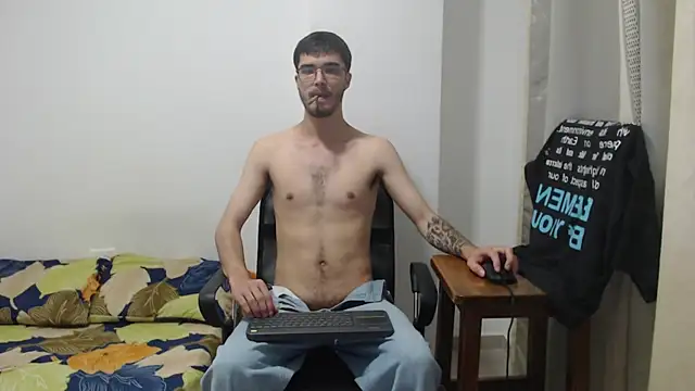 Snapshot of Aleex_Miller chatting on October 21, 2025, 8:36 am Aleex Miller online show from October 21, 2025, 8:36 am