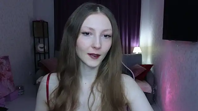 Snapshot of Sweeet_Lilit chatting on October 18, 2025, 10:45 pm Sweeet Lilit online show from October 18, 2025, 10:45 pm