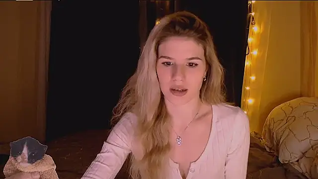 Melissa smith  online show from December 1, 2025, 10:43 pm