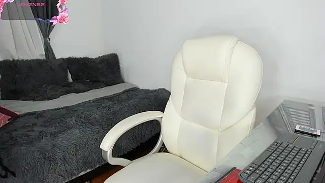 Snapshot of ashanty_b5 chatting on November 2, 2025, 2:27 am ashanty b5 online show from November 2, 2025, 2:27 am