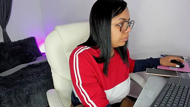 Snapshot of ashanty_b5 chatting on October 16, 2025, 4:10 am ashanty b5 online show from October 16, 2025, 4:10 am