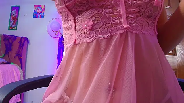 Snapshot of MiaFlamesxxx chatting on October 15, 2025, 11:57 pm MiaFlamesxxx online show from October 15, 2025, 11:57 pm