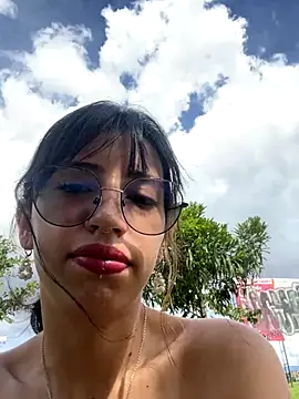 Snapshot of MiaFlamesxxx chatting on September 22, 2025, 7:31 pm MiaFlamesxxx online show from September 22, 2025, 7:31 pm