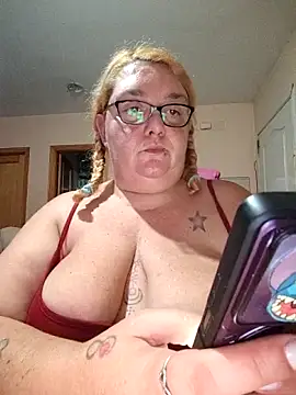 diosacurvy1984 online show from October 25, 2025, 7:51 am