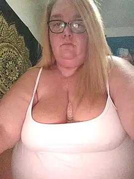 diosacurvy1984 online show from November 3, 2025, 7:17 pm