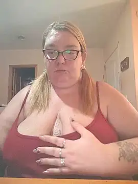 diosacurvy1984 online show from November 27, 2025, 8:04 am