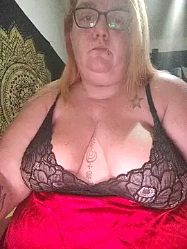 diosacurvy1984 online show from October 17, 2025, 8:54 pm