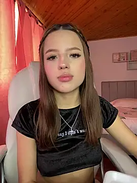 Snapshot of Sofia18_pinkk chatting on February 28, 2025, 9:23 pm Sofia18 pinkk online show from February 28, 2025, 9:23 pm