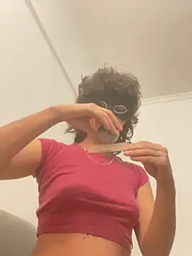 Snapshot of Mia___Love chatting on March 10, 2025, 9:40 pm Mia Love online show from March 10, 2025, 9:40 pm