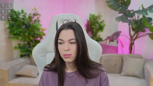 Roxi Twix online show from February 7, 2025, 8:01 am