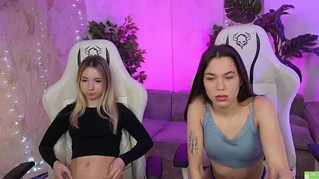 Roxi Twix online show from February 1, 2025, 11:31 am