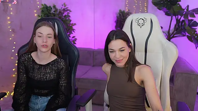 Roxi Twix online show from March 2, 2025, 3:41 pm