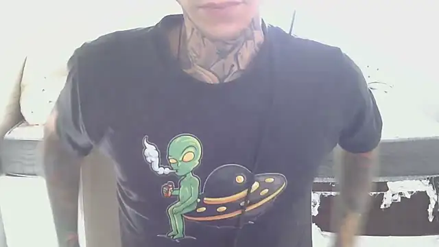 Snapshot of smokingink chatting on May 7, 2026, 5:49 pm smokingink online show from May 7, 2026, 5:49 pm