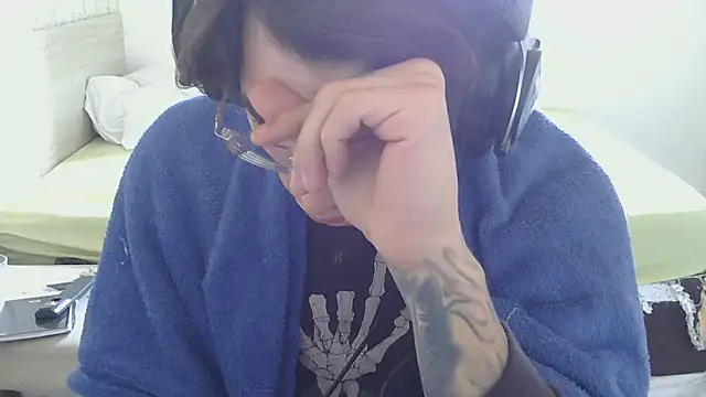 Snapshot of smokingink chatting on June 2, 2026, 1:44 pm smokingink online show from June 2, 2026, 1:44 pm