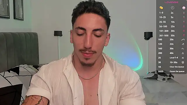 dylanspencer28 online show from January 25, 2025, 10:29 am