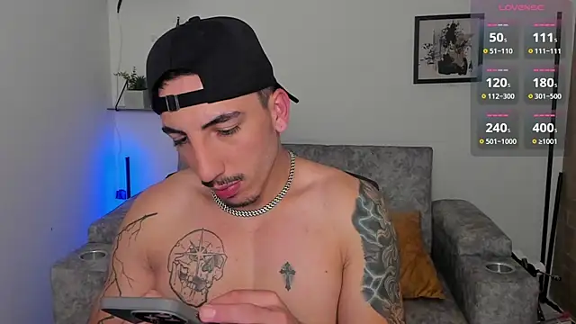 Snapshot of dylanspencer28 chatting on October 30, 2025, 2:21 am dylanspencer28 online show from October 30, 2025, 2:21 am