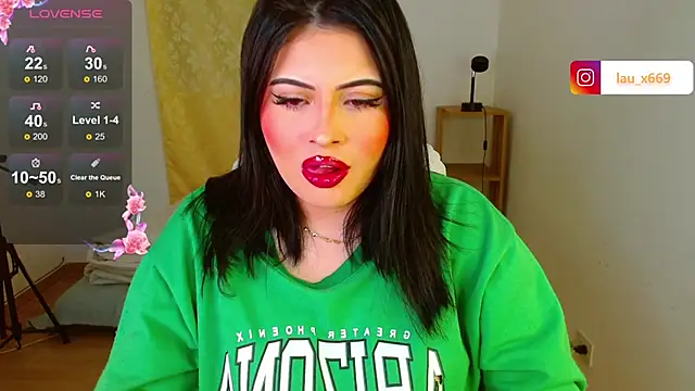 Snapshot of isabella1616 chatting on September 28, 2025, 4:08 am isabella1616 online show from September 28, 2025, 4:08 am