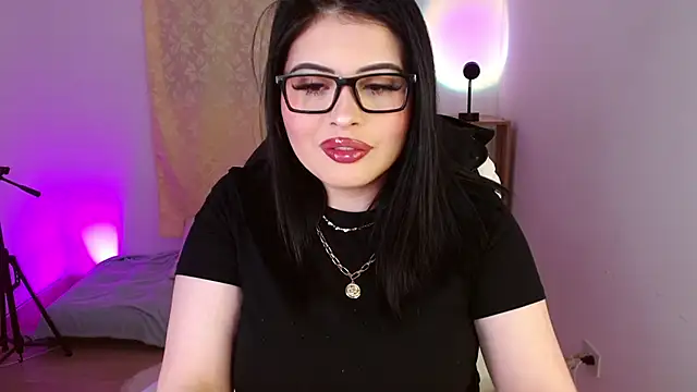 Snapshot of isabella1616 chatting on September 19, 2025, 3:10 am isabella1616 online show from September 19, 2025, 3:10 am