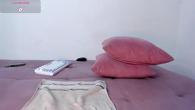 Snapshot of Sol_angel_ chatting on September 18, 2025, 4:10 pm Sol angel  online show from September 18, 2025, 4:10 pm