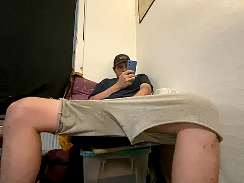 Snapshot of almighty_d chatting on October 7, 2025, 4:35 am almighty d online show from October 7, 2025, 4:35 am