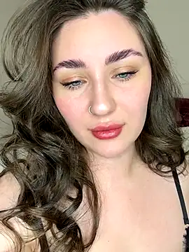 KiraBarlows online show from November 18, 2025, 8:23 pm