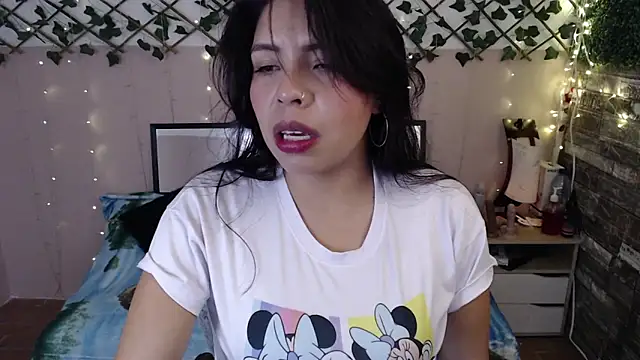 cute bunny95 online show from March 17, 2025, 1:08 pm