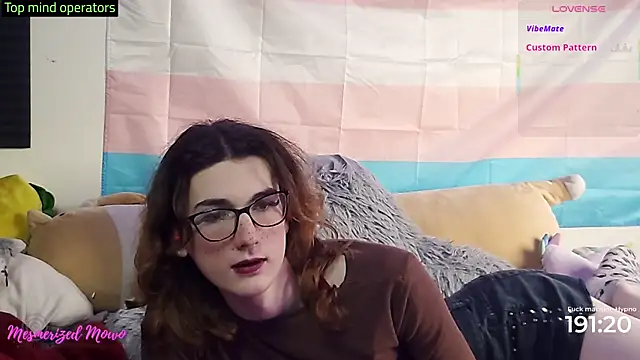 Snapshot of Mesmerized_Mowo chatting on September 21, 2025, 9:20 pm Mesmerized Mowo online show from September 21, 2025, 9:20 pm