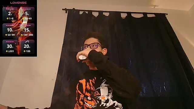 wolfandsky online show from October 2, 2025, 11:46 am