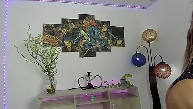 Andreaykriss online show from March 5, 2025, 6:01 am