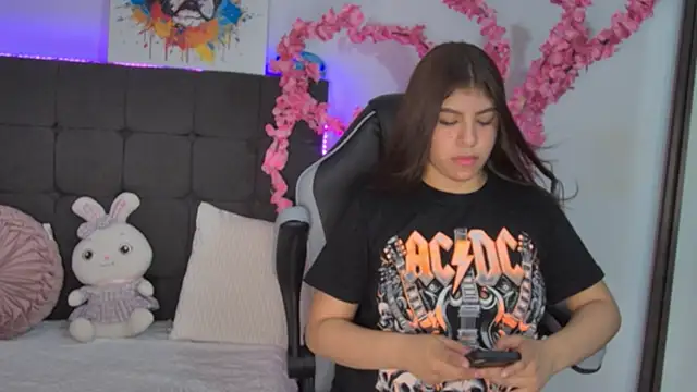 Snapshot of AmandaBrooks_18 chatting on September 18, 2025, 1:08 am AmandaBrooks 18 online show from September 18, 2025, 1:08 am