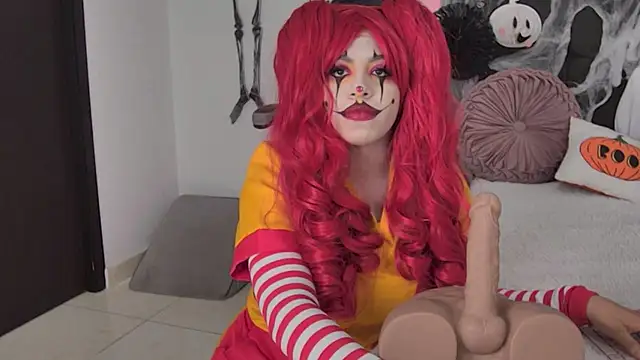 Snapshot of AmandaBrooks_18 chatting on November 1, 2025, 5:03 am AmandaBrooks 18 online show from November 1, 2025, 5:03 am