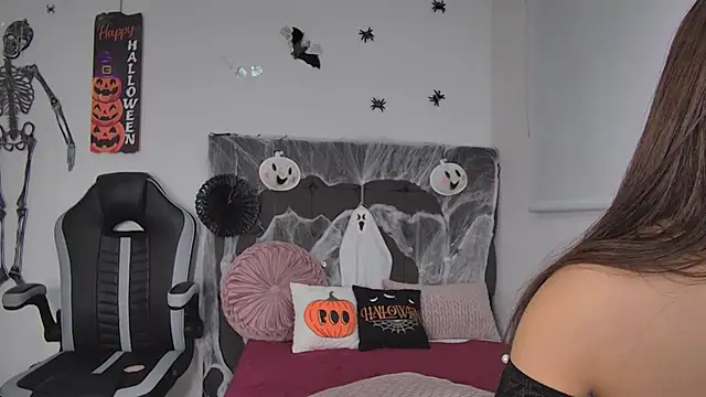 Snapshot of AmandaBrooks_18 chatting on October 15, 2025, 1:26 am AmandaBrooks 18 online show from October 15, 2025, 1:26 am