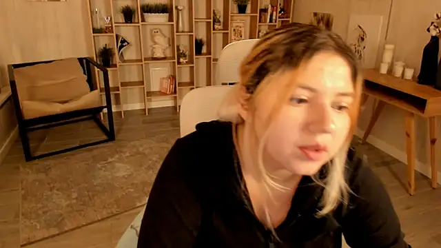 Snapshot of DiaAngell chatting on September 19, 2025, 2:15 am DiaAngell online show from September 19, 2025, 2:15 am