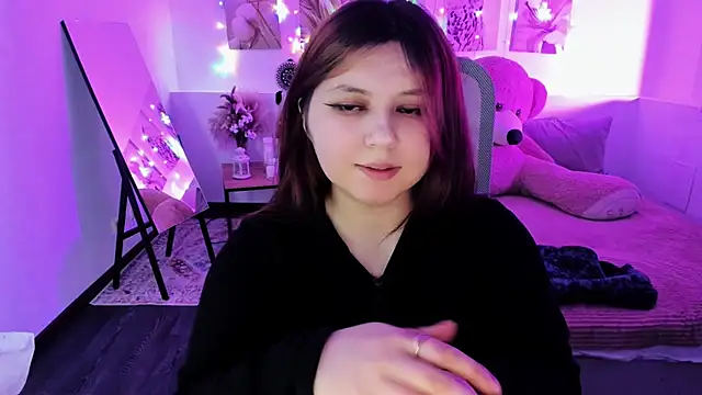 DiaAngell online show from April 15, 2026, 7:58 pm