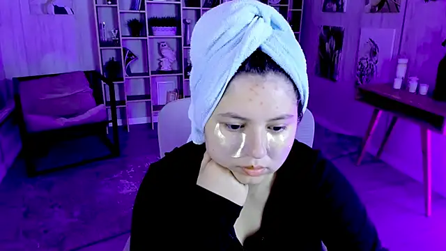 Snapshot of DiaAngell chatting on September 19, 2025, 8:57 pm DiaAngell online show from September 19, 2025, 8:57 pm