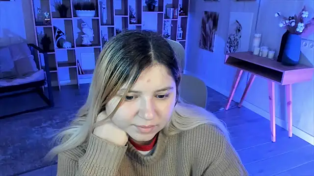 Snapshot of DiaAngell chatting on October 13, 2025, 7:15 pm DiaAngell online show from October 13, 2025, 7:15 pm