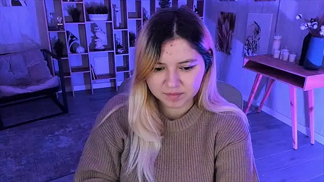 Snapshot of DiaAngell chatting on October 18, 2025, 7:38 pm DiaAngell online show from October 18, 2025, 7:38 pm