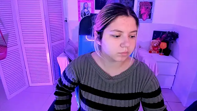 Snapshot of DiaAngell chatting on September 29, 2025, 8:36 pm DiaAngell online show from September 29, 2025, 8:36 pm