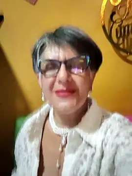 ilonna2025 online show from February 13, 2026, 10:10 pm