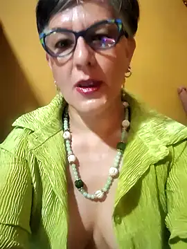 ilonna2025 online show from January 17, 2026, 10:13 pm