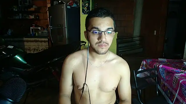 Snapshot of TitanMistico chatting on January 25, 2025, 5:40 am TitanMistico online show from January 25, 2025, 5:40 am