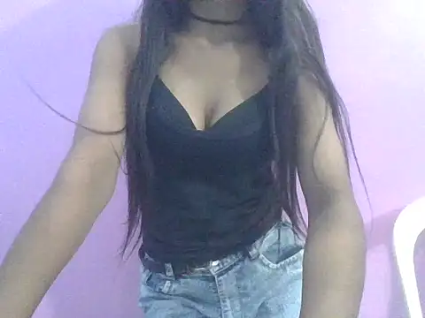 Snapshot of Leoni_G chatting on September 21, 2025, 9:03 am Leoni G online show from September 21, 2025, 9:03 am