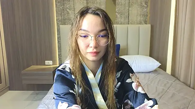 Snapshot of SusannJohnson chatting on February 1, 2026, 12:20 am SusannJohnson online show from February 1, 2026, 12:20 am