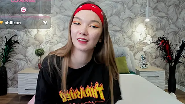 SusannJohnson online show from March 10, 2025, 1:00 pm