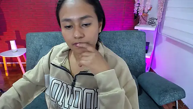kataleya amaya online show from February 11, 2025, 8:05 am