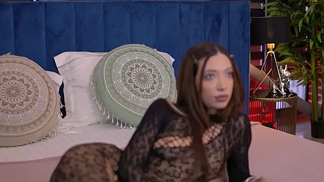 LaylaKristall online show from March 1, 2025, 6:24 am