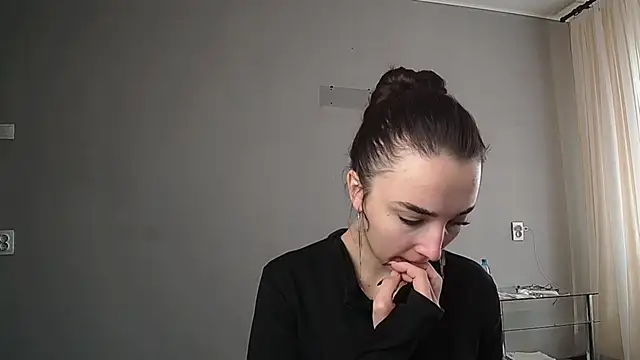 Snapshot of Eva_Gloryy chatting on March 18, 2025, 12:28 pm Eva Gloryy online show from March 18, 2025, 12:28 pm