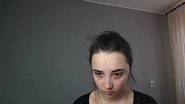 Eva Gloryy online show from April 4, 2026, 10:33 am